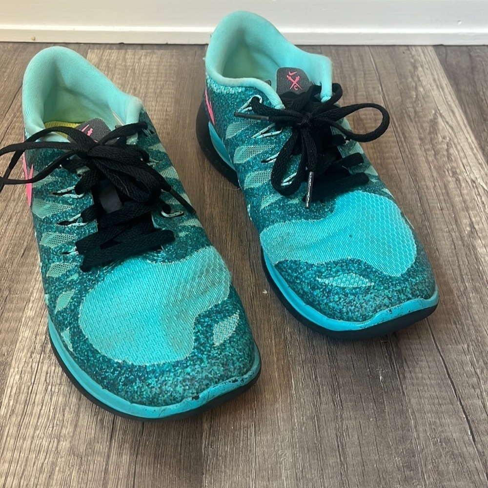 Nike Free 5.0 Running Sneaker Shoe Deep Royal Hyper Pink Size 6 - Picture 3 of 13